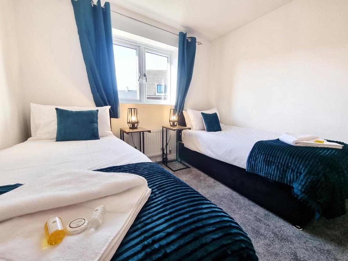 Stylish 3 Bedrooms & 2 Bathrooms House, Free Parking On Premises! CBG Exterior foto
